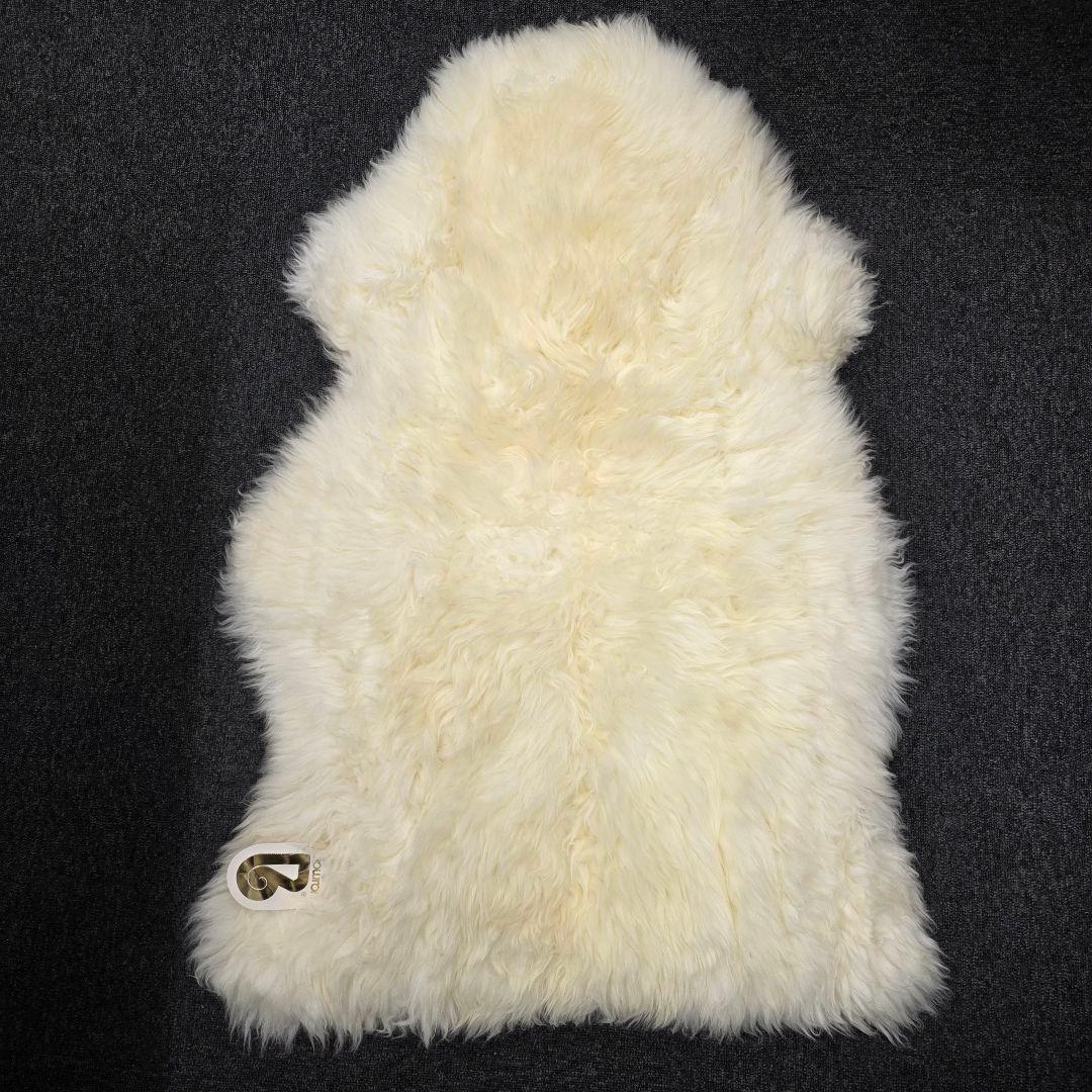 タグ付き未使用品　bowron ムートンラグ　カーペット　ホワイト