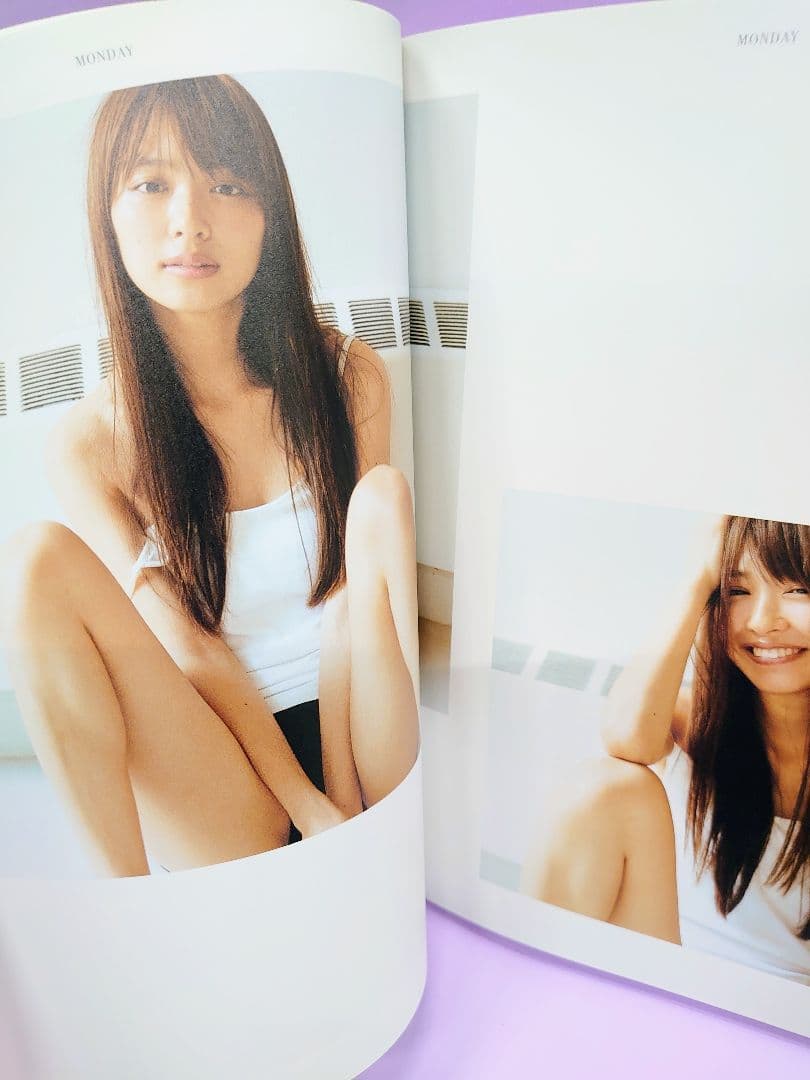 初版 直筆サイン入り 内田理央写真集「だーりおのいっしゅうかん