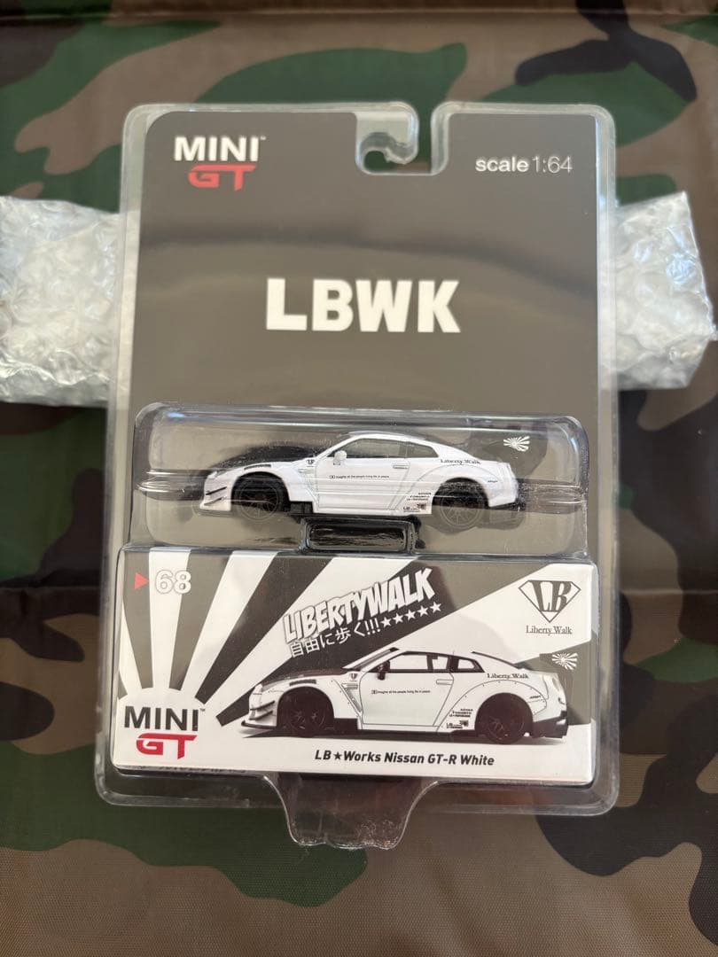 ミニカー MiNiGT 68 LBWORKS Nissan GT-R white
