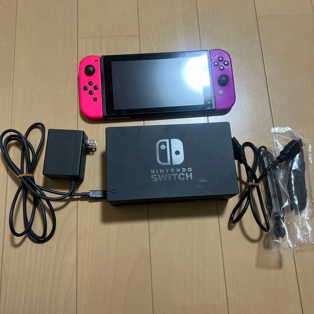 Nintendo Switch 本体　ピンク/パープル