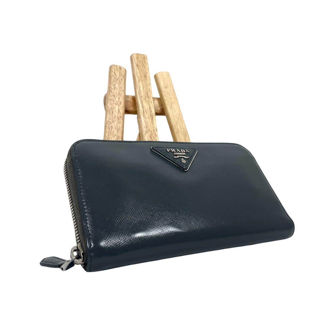プラダ 長財布 三角ロゴプレート サフィアーノレザー ラウンド
