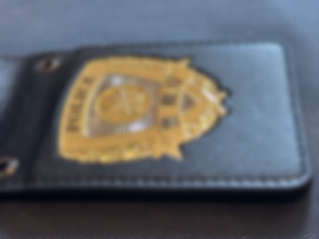 即発送　コスプレ・ドラマ・映画撮影用警察手帳