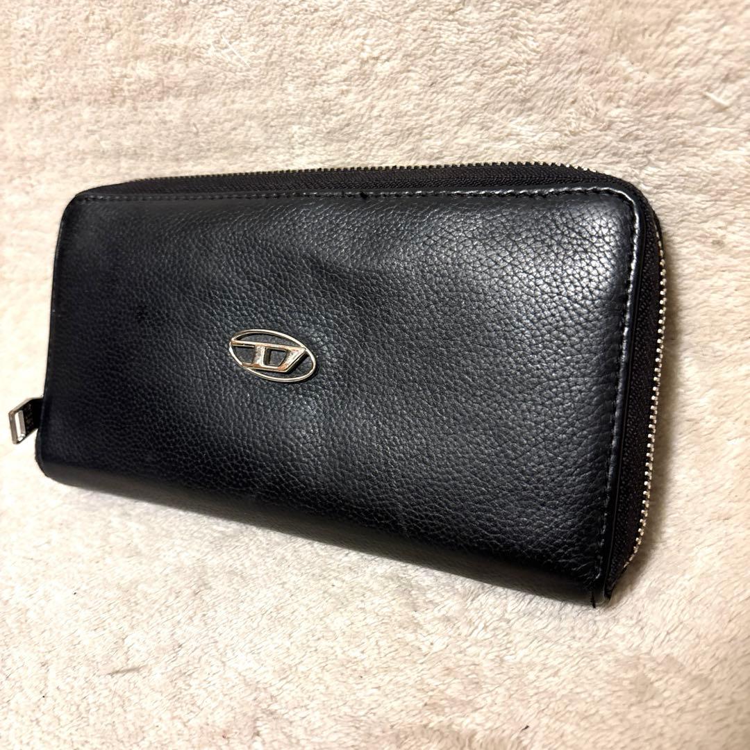 現行✨ディーゼル 長財布 Dロゴ 牛革 シボ革 エンボス 黒　ラウンドジップ