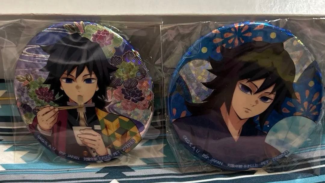 冨岡義勇　ナムコ限定　缶バッジ　2種 ナムコ限定 鬼滅の刃 ホログラム缶バッジ 冨岡義勇 蕎麦 - メルカリ