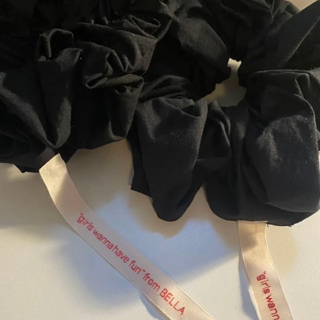 【新品未使用】BELLA ブラック ヘアゴム フリルデザイン