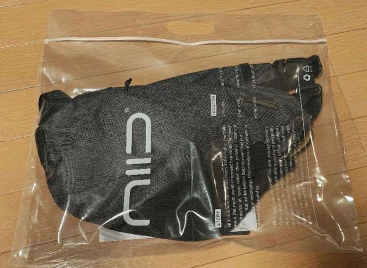 NIID FINO V Grey Matrix/左肩掛け NIID新作「FINO V」プロジェクトスタート | FINO V｜ジャケット下に