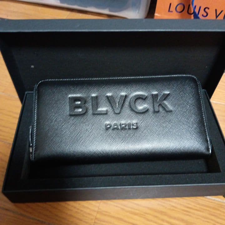 BLVCK PARIS ブラック 長財布 新品・正規品】ブラックパリBLVCK PARISジップ長財布 ショップ袋付きの