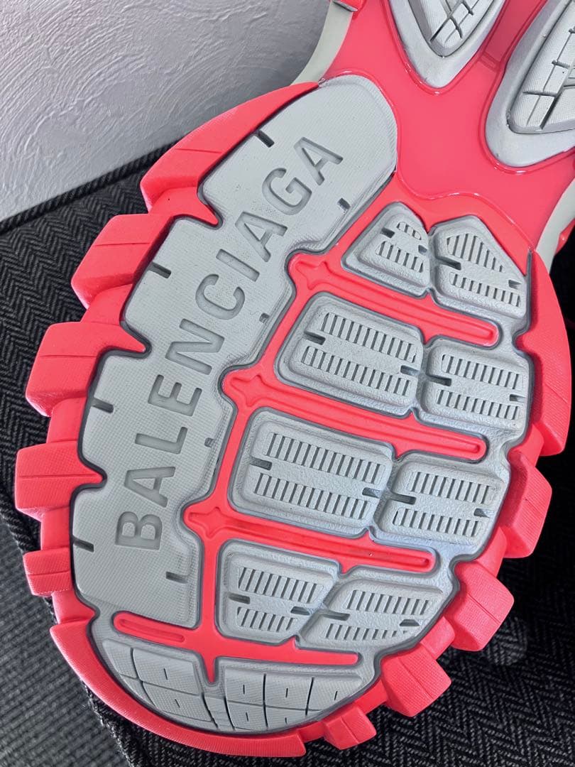 パ*丼様 【新品】BALENCIAGA track 43 スニーカー - メルカリ