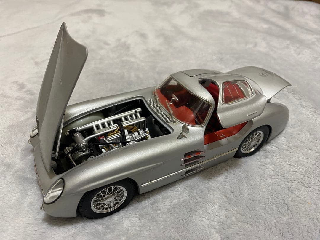 ミニカー Maisto Mercedes-Benz 300 SLR 1/18