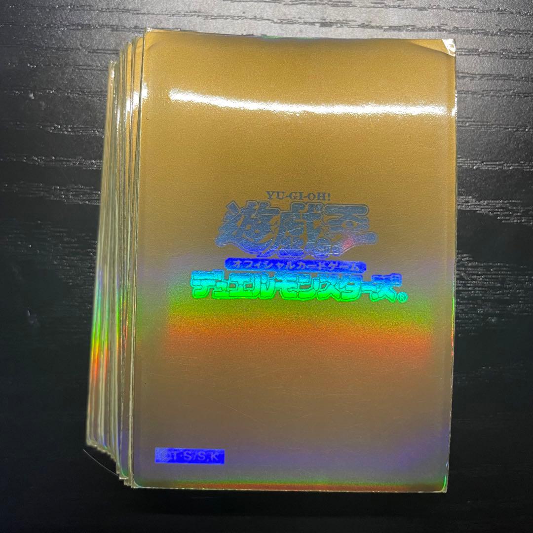 遊戯王 公式スリーブ 絶版 初期ロゴ ホログラフィック 金 ゴールド 42