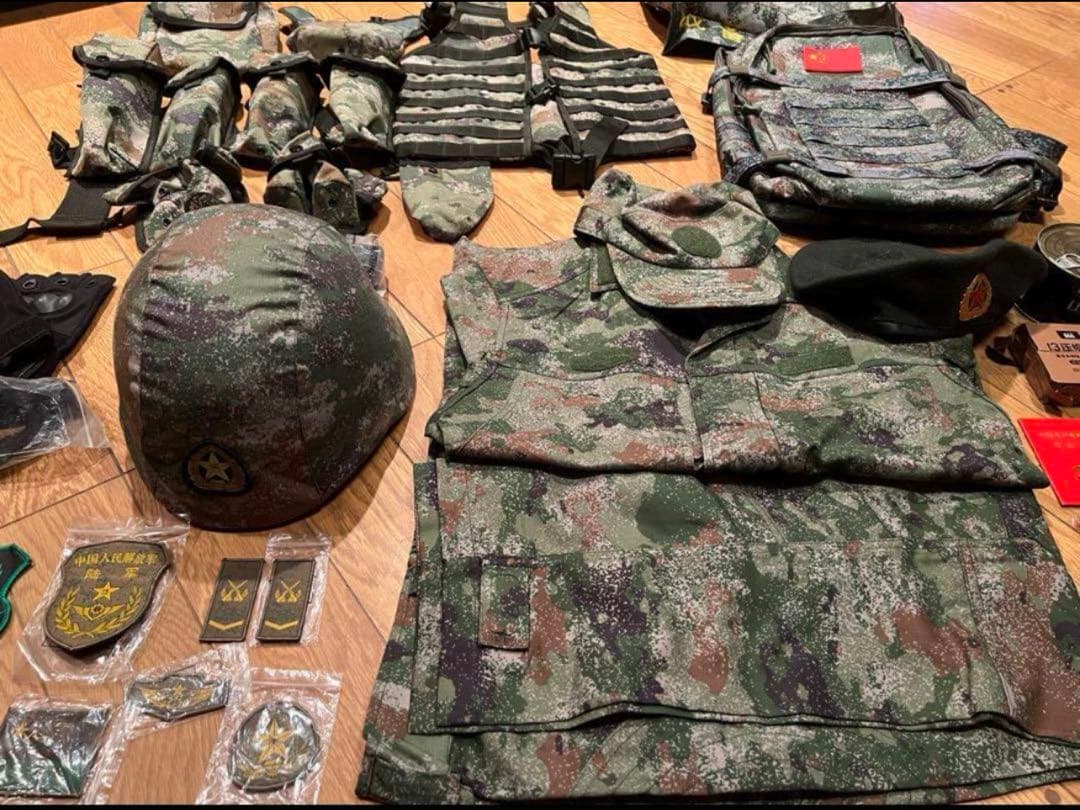 官給 中国人民解放軍特殊部隊21式最新型星空迷彩戦闘服超フル装備一式