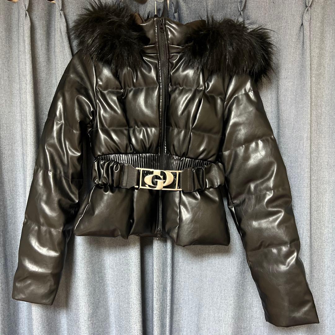 GYDA ファー付きブラックダウンジャケット