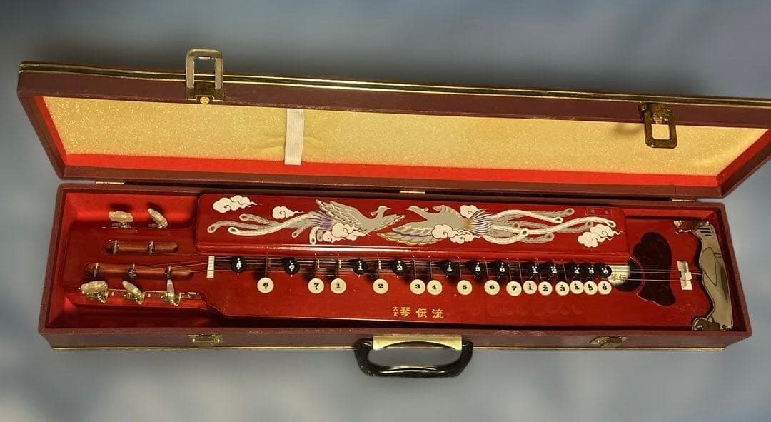 大正琴 赤 鳳凰彫刻 琴伝流 ケース付き 大正琴 琴伝流 鳳凰｜Yahoo!フリマ（旧PayPayフリマ）