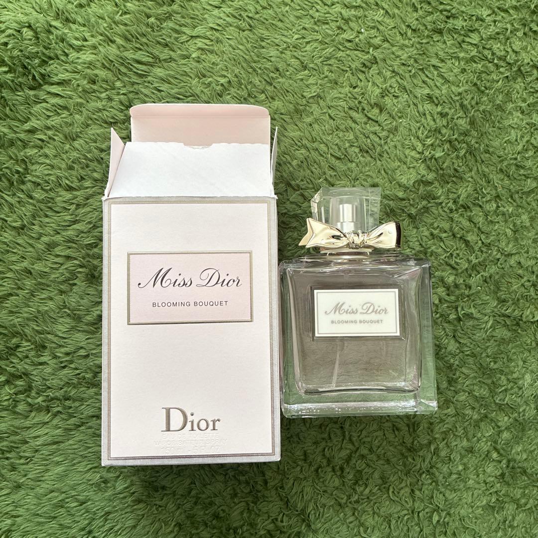 Dior 香水　ブルーミングブーケ