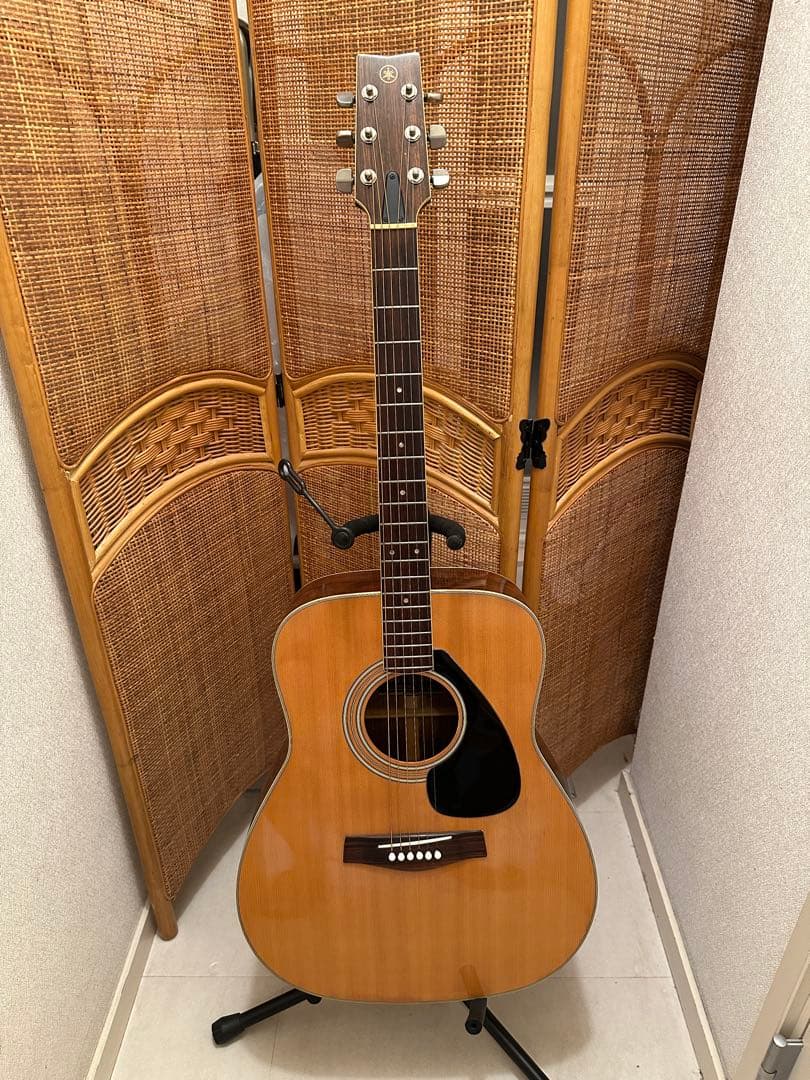 ๑*๑様 YAMAHA FG-400J　ド迫力の杢目　激鳴り　弦高低し弾きやすさ