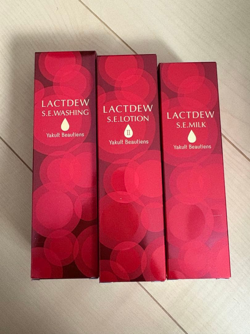 Yakultラクトデュウ3点セット ・ローション2ミルクウォッシング
