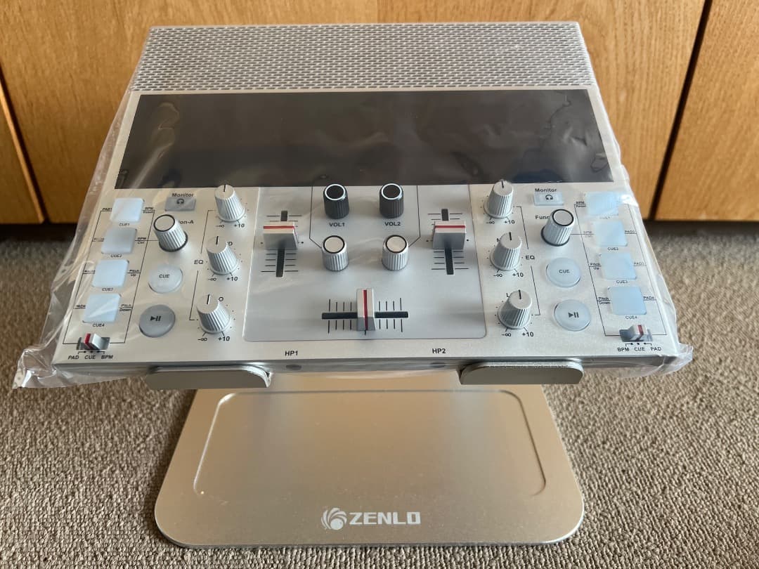 ポータブルDJシステム「FJ1」& Pewesv 調整可能PCスタンド A4サイズに、DJに必要な全ての機能を。日本発、ポータブルDJシステム