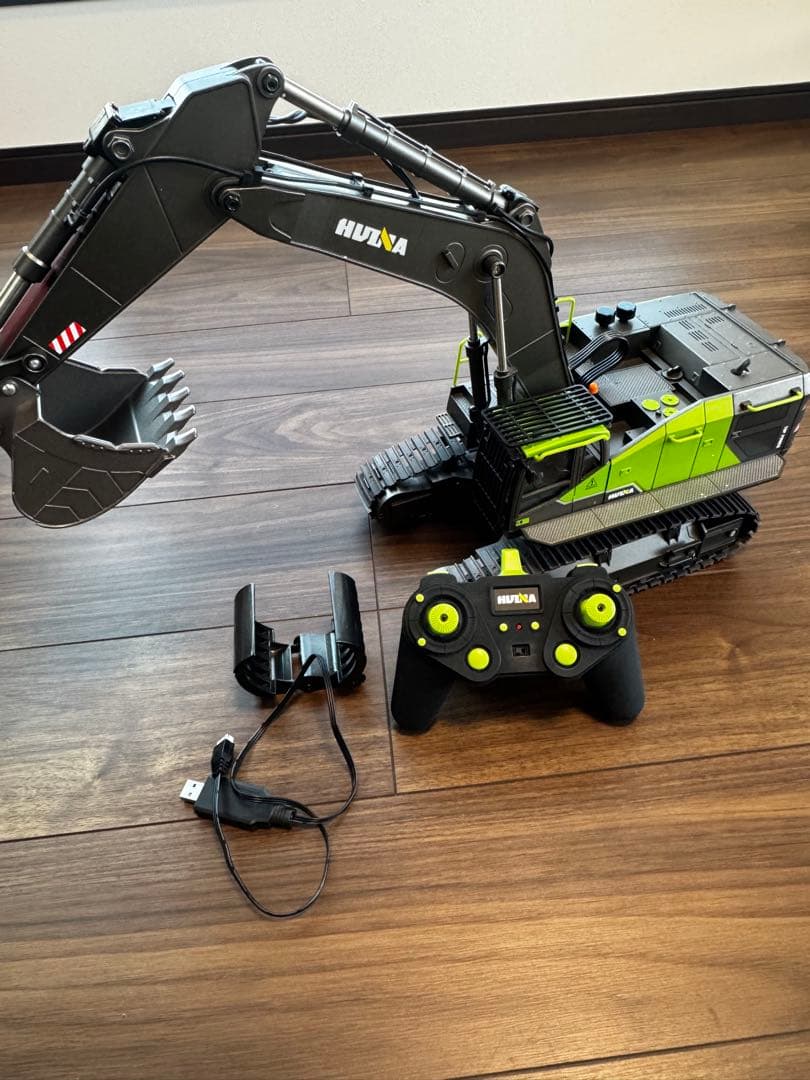 改HUINA1593ラジコンパワーショベルカー Amazon.co.jp: 【実車同様のリアルな動作！新型Li-ionバッテリー仕様