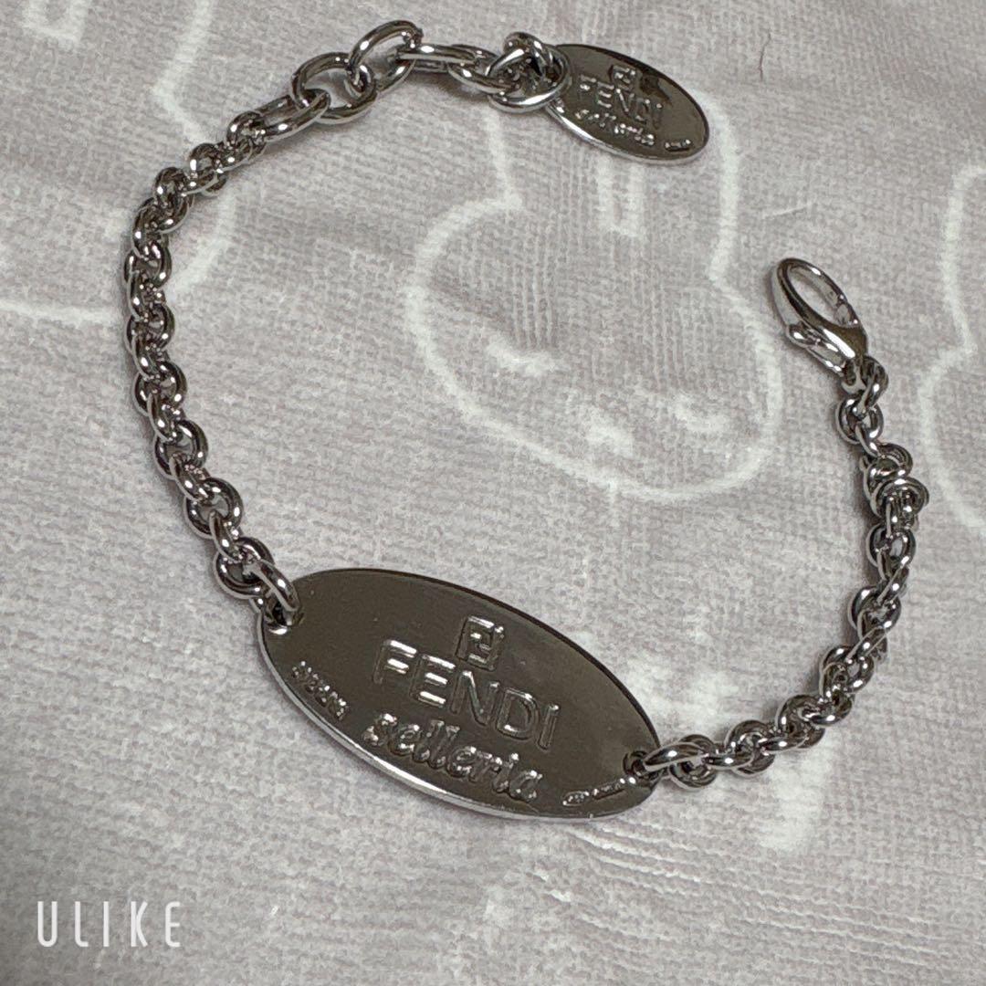 フェンディ　セレリアロゴプレート　シルバー