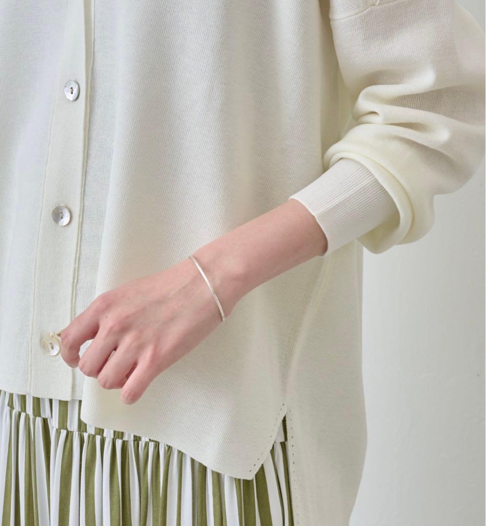 BEARDSLEY ビアズリー ニューサラッとカーデ ホワイト - メルカリ