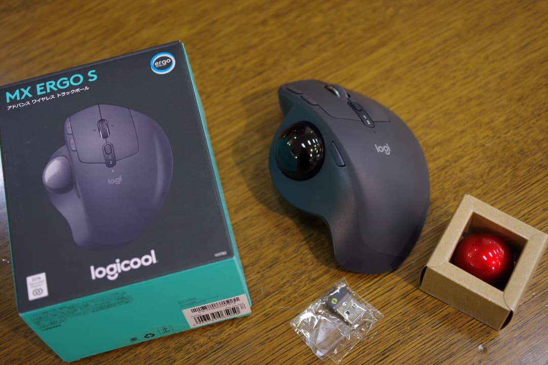 logicool MX ERGO S（黒玉+赤玉）