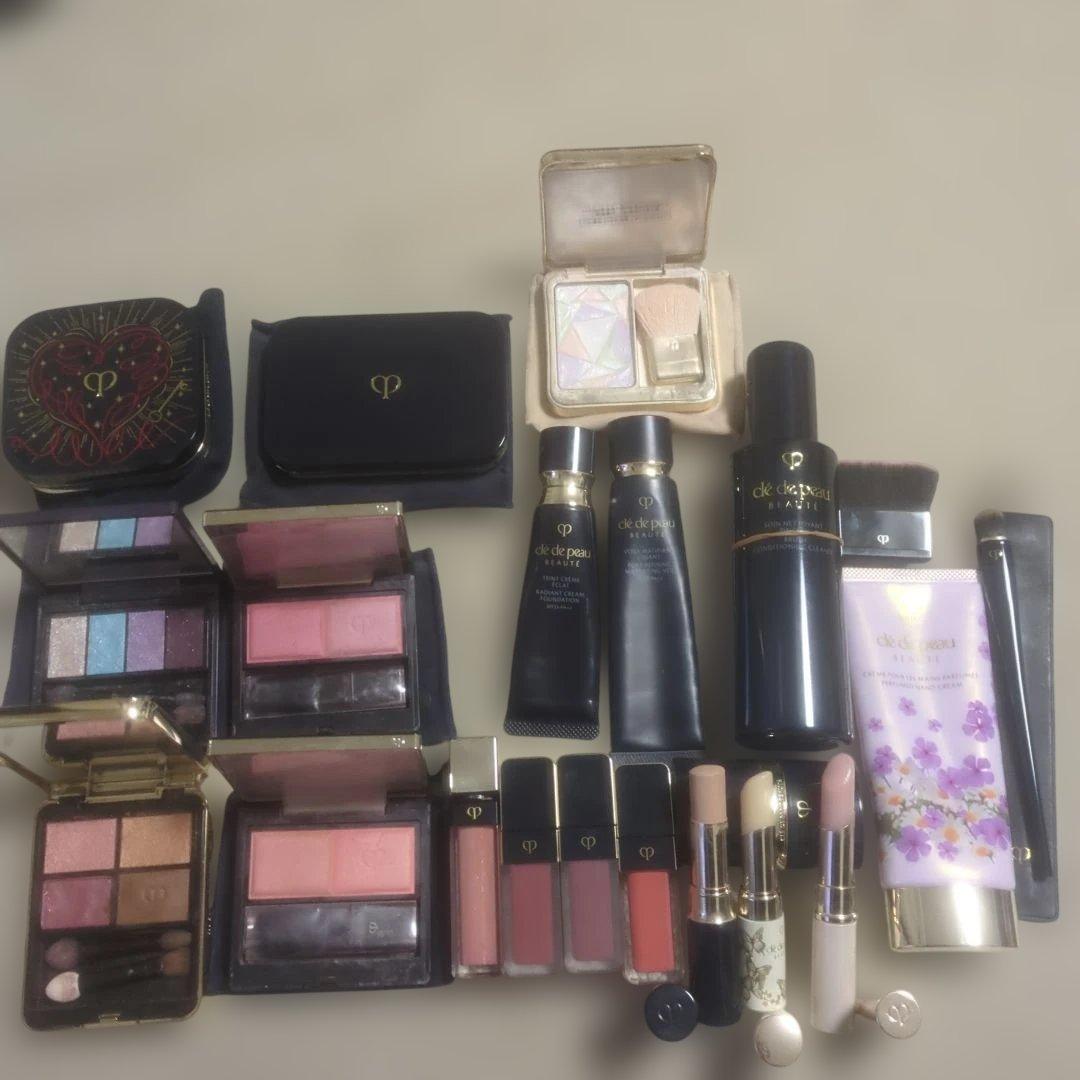 クレドポーボーテ　ベースメーク+ハイライト+アイシャドウ+リップ類+ブラシ類㉑点