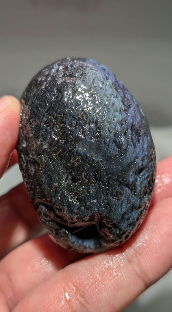 原石　十勝石玲瓏　ブルーベースレインボーオブシディアン　超特級品 原石】十勝石玲瓏 北海道産レインボーオブシディアン 十勝石 玲瓏石