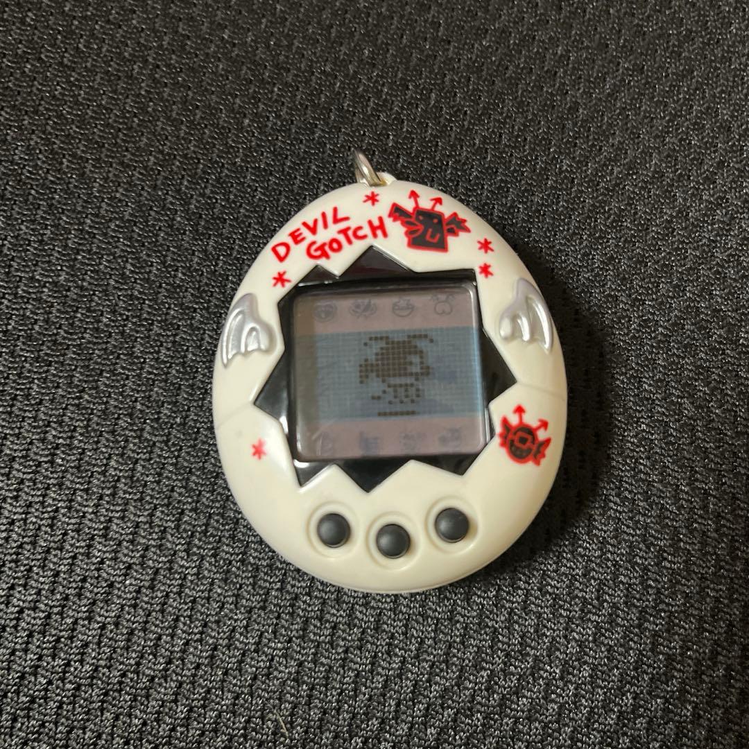 m*o様 デビルっちのたまごっち　白本体　バンダイ　動作確認済　希少　レア