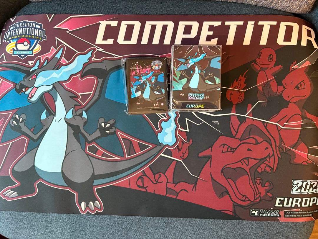 ポケモンカード メガリザードン プレイマット他スリーブデッキケース