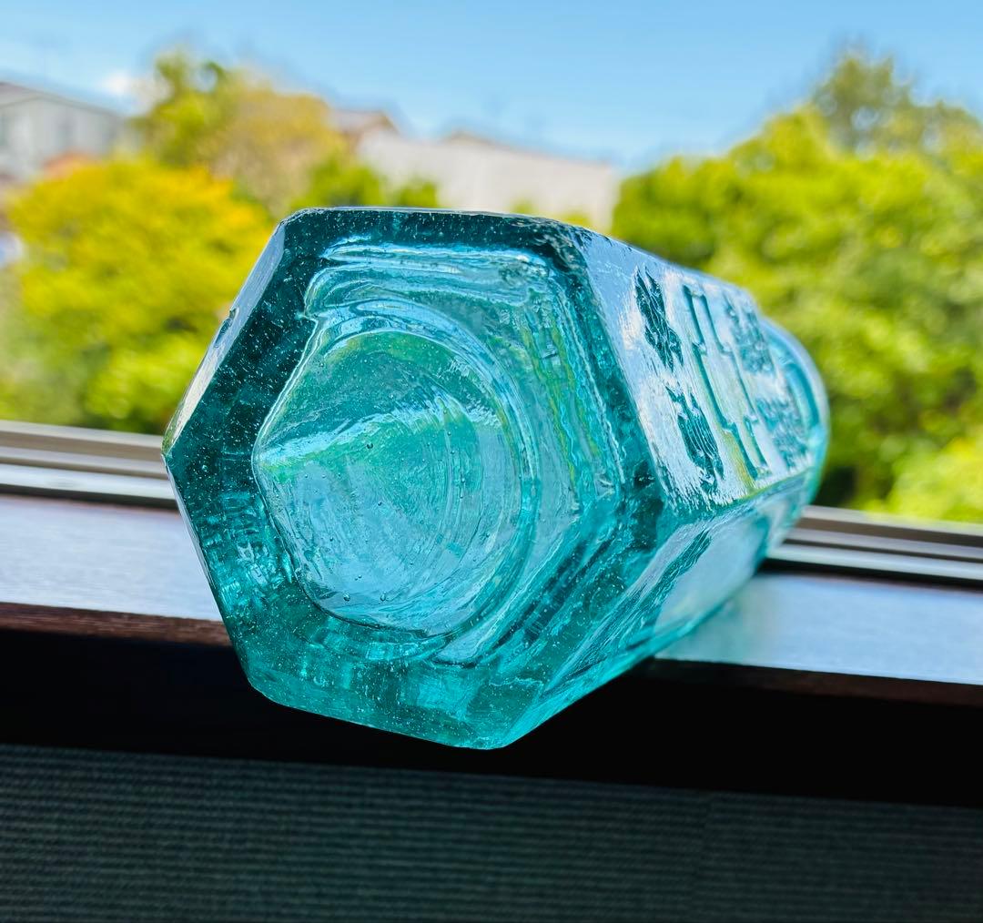 昭和レトロ 戦前エンボスラムネ瓶 おまけ付き レトロ缶ジュース