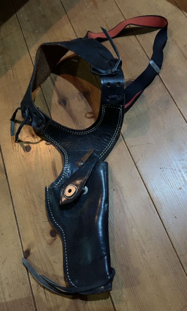 革製ショルダーホルスター 右手用 ブラック サバゲー ミリタリー