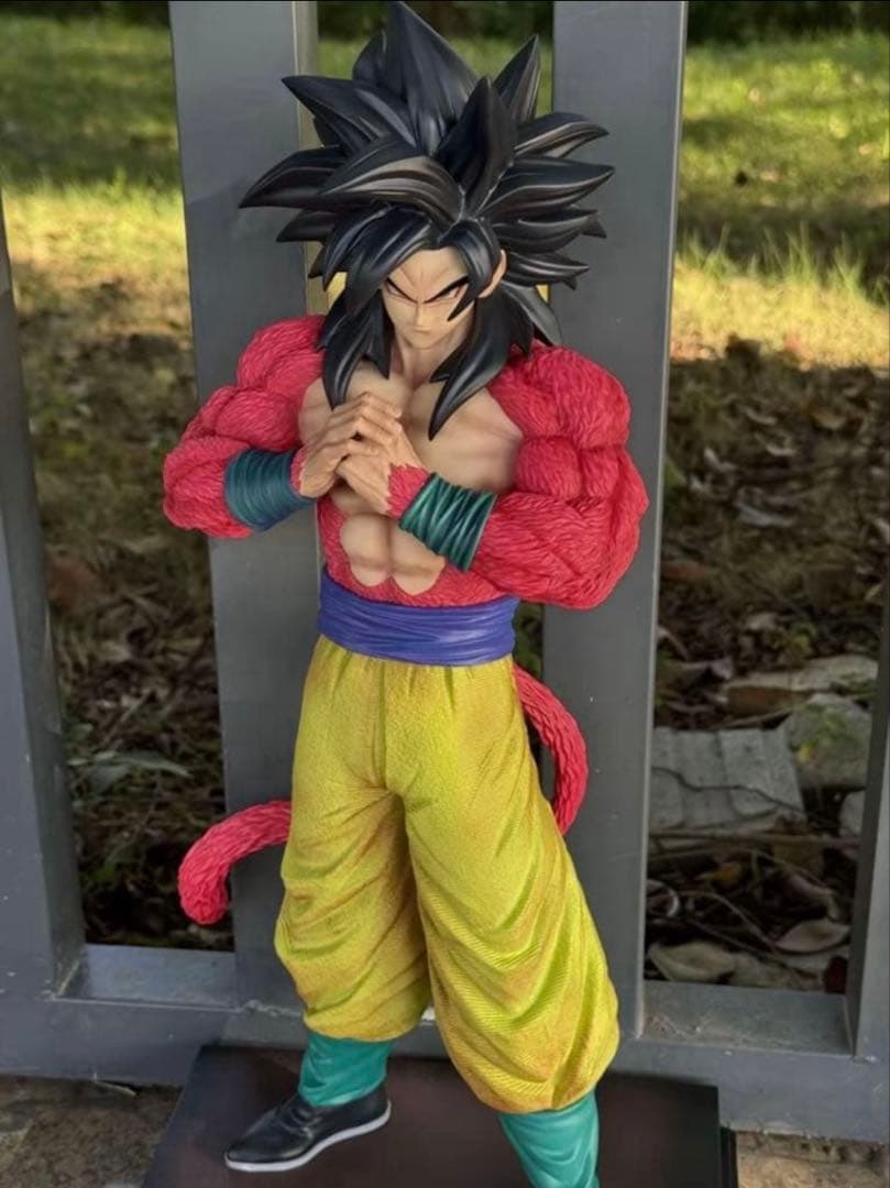 ドラゴンボール スーパーサイヤ人4 ガレージキット ガレキ フィギュア。