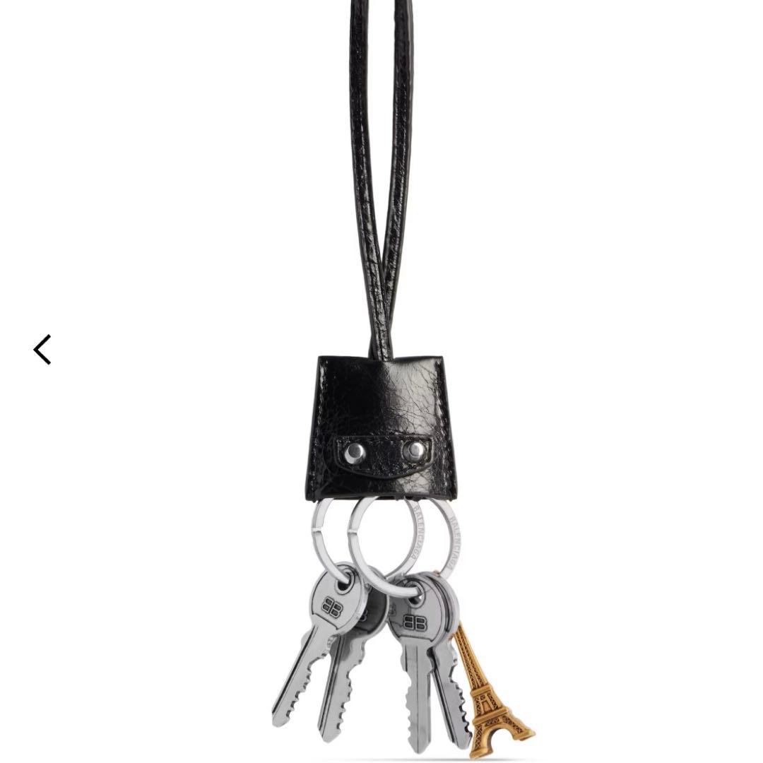 【balenciaga】 Le City チャーム エッフェル塔 ブラック