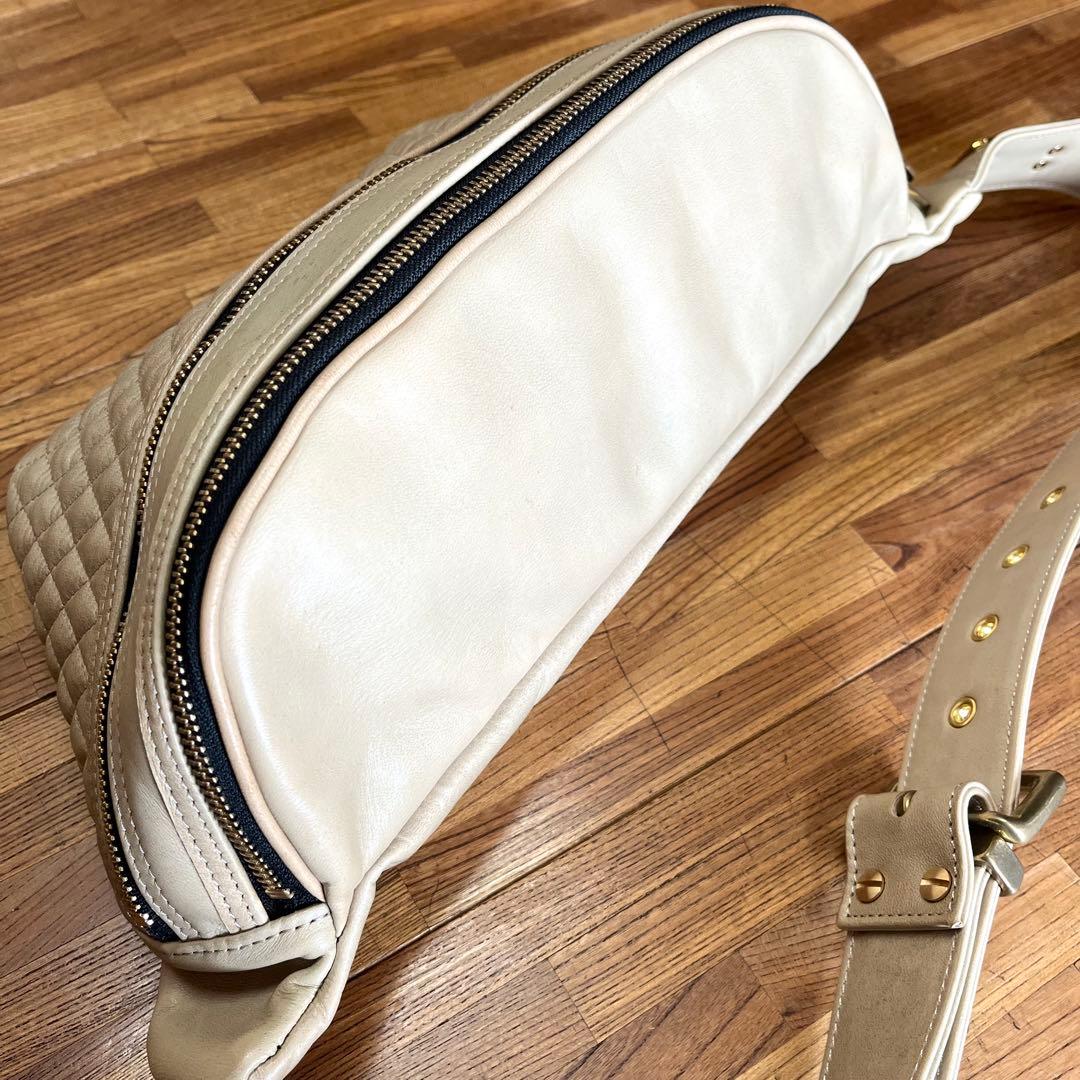 未使用】PARASITE 本革 キルティングレザーボディバッグ ベージュ