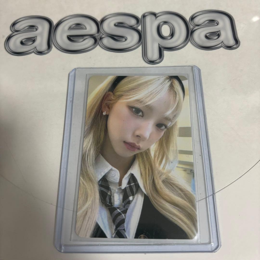 aespa カリナ MY WORLD ジップアップフーディー パーカー トレカ