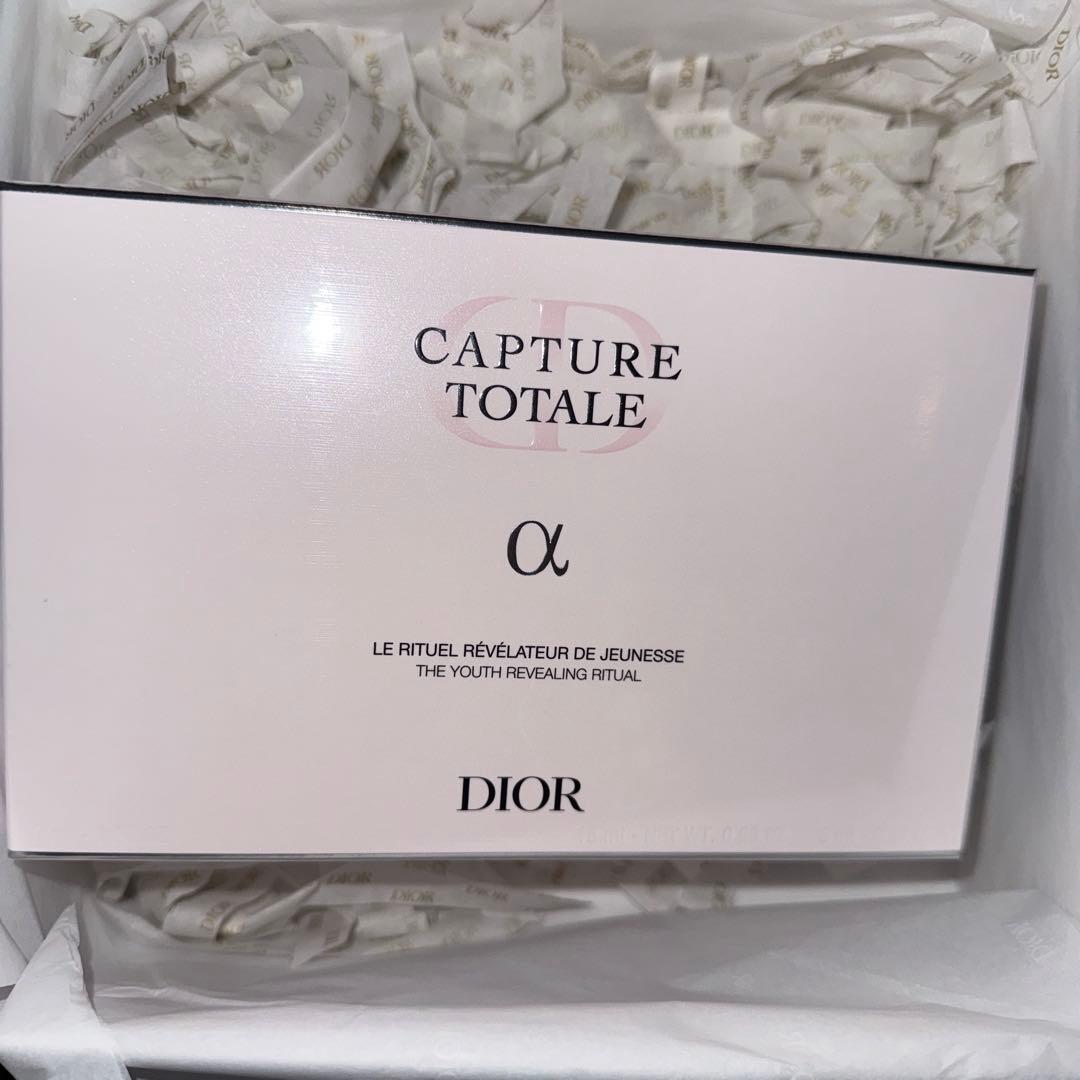 DIOR《カプチュールトータル　エッセンシャルコフレ》未使用品