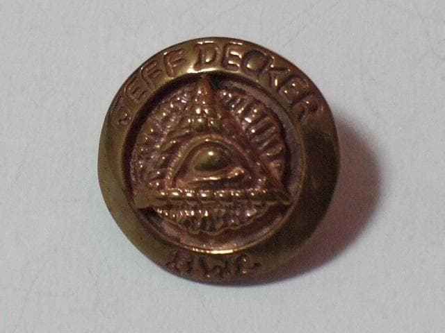 新品 ピンズ BILL WALL LEATHER × JEFF DECKER