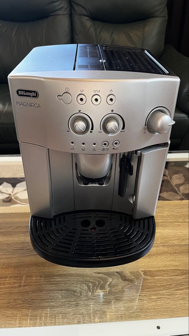 デロンギ マグニフィカ エスプレッソマシン ESAM1200J