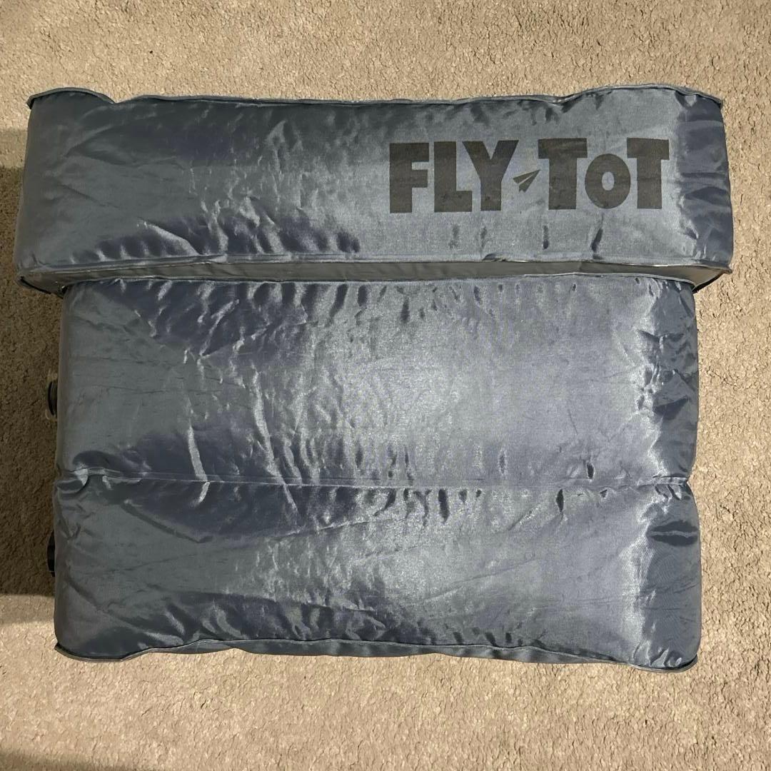 FLY TOT 2.0 フライトット フットポンプ式 キッズ フットレスト こどもの飛行機対策にFLYTOTを購入した話 | Enjoy Jakarta Life