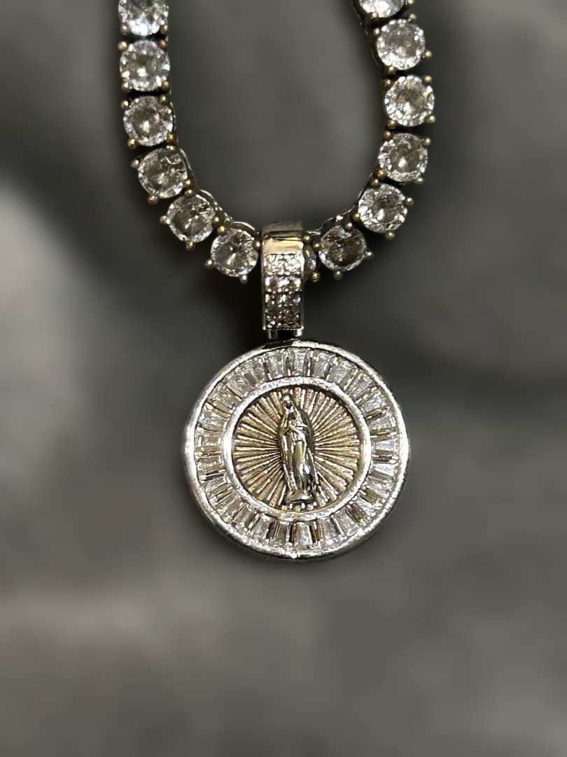 AVALANCHE メダル型ネックレス　マリア