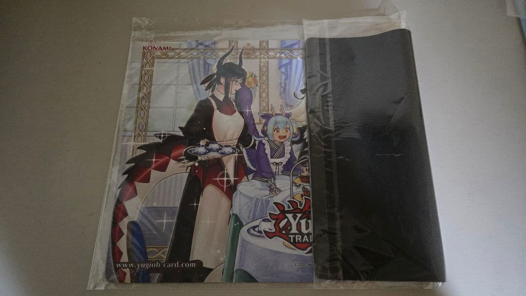 遊戯王公式 ドラゴンメイドのお心づくし プレイマット - メルカリ