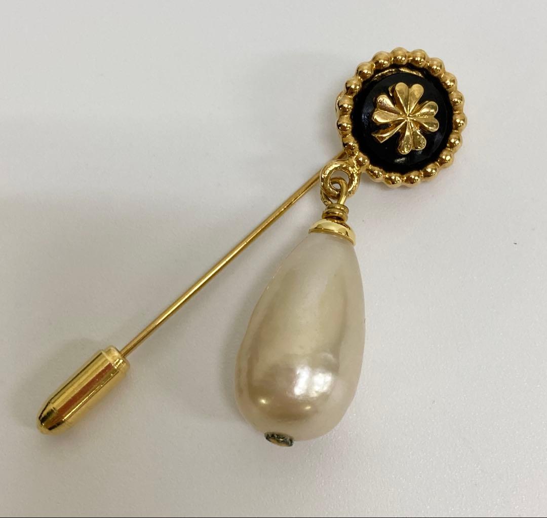 シャネル/CHANEL クローバーモチーフ　ピンブローチ　フェイクパール 楽天市場】シャネル クローバー モチーフ フェイクパール ブローチ