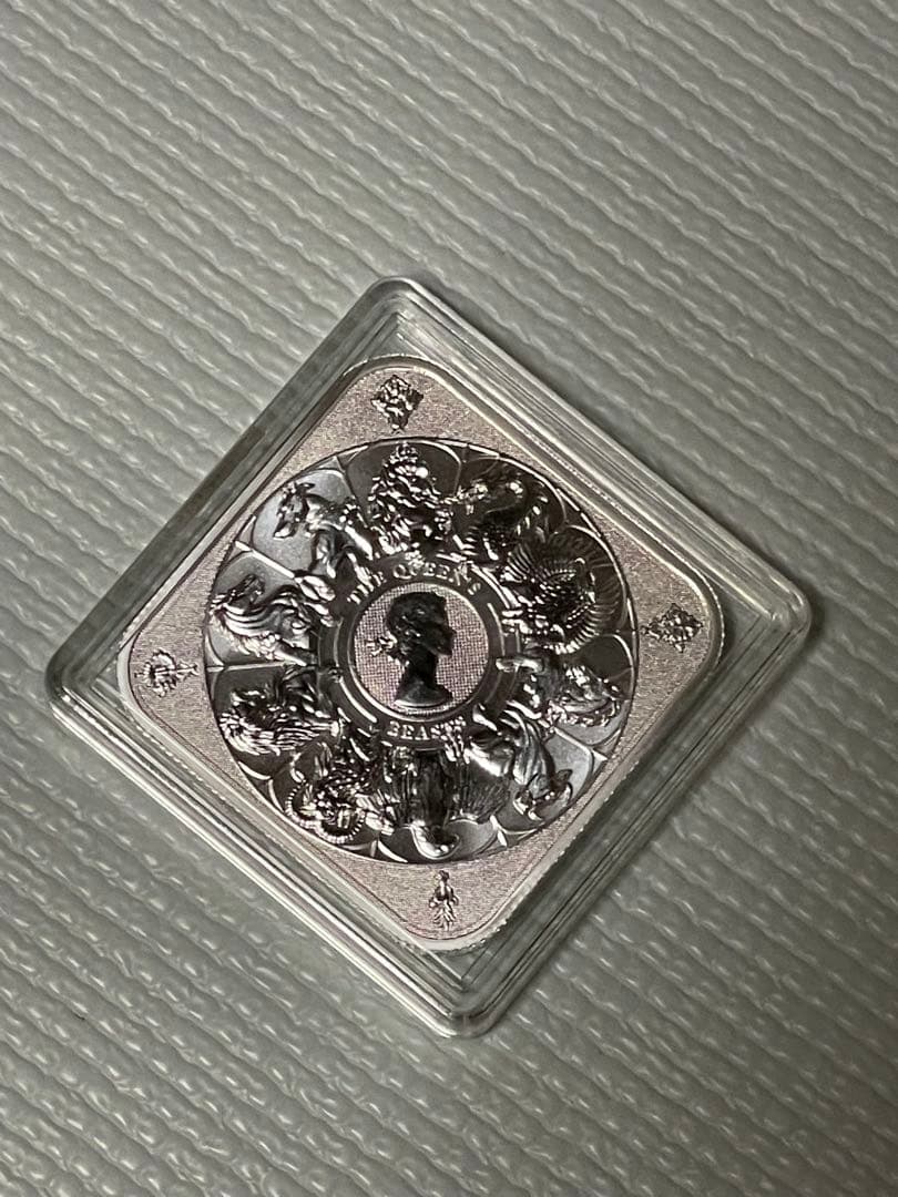 イギリス ロイヤルミント クイーンズビースト 1オンス シルバーバー