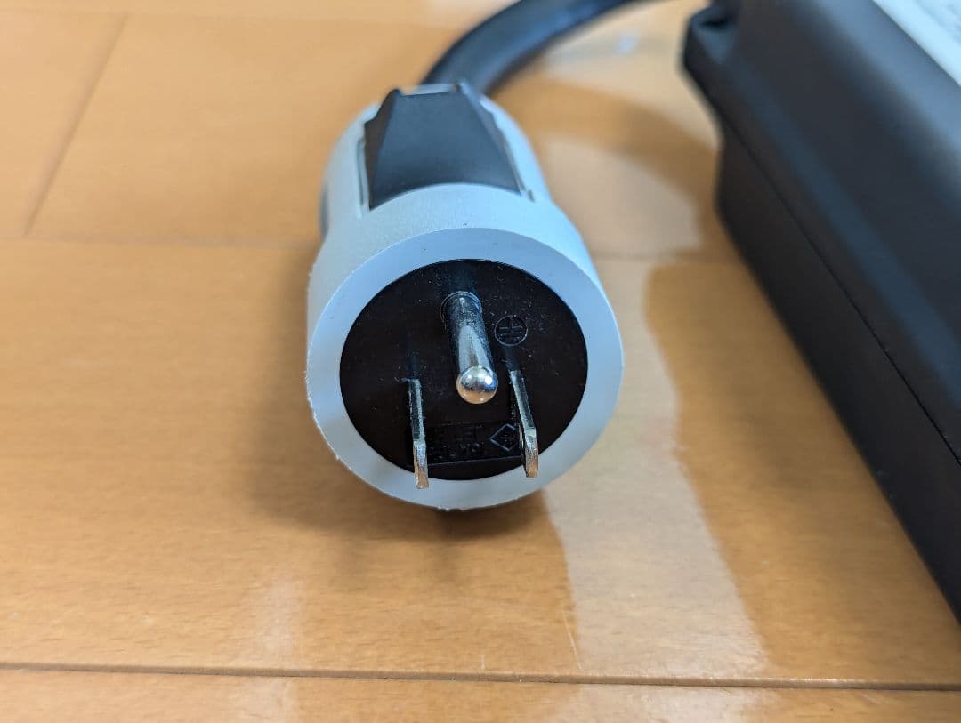 日産 純正 充電ケーブル 100V 7.5m リーフ サクラ - メルカリ