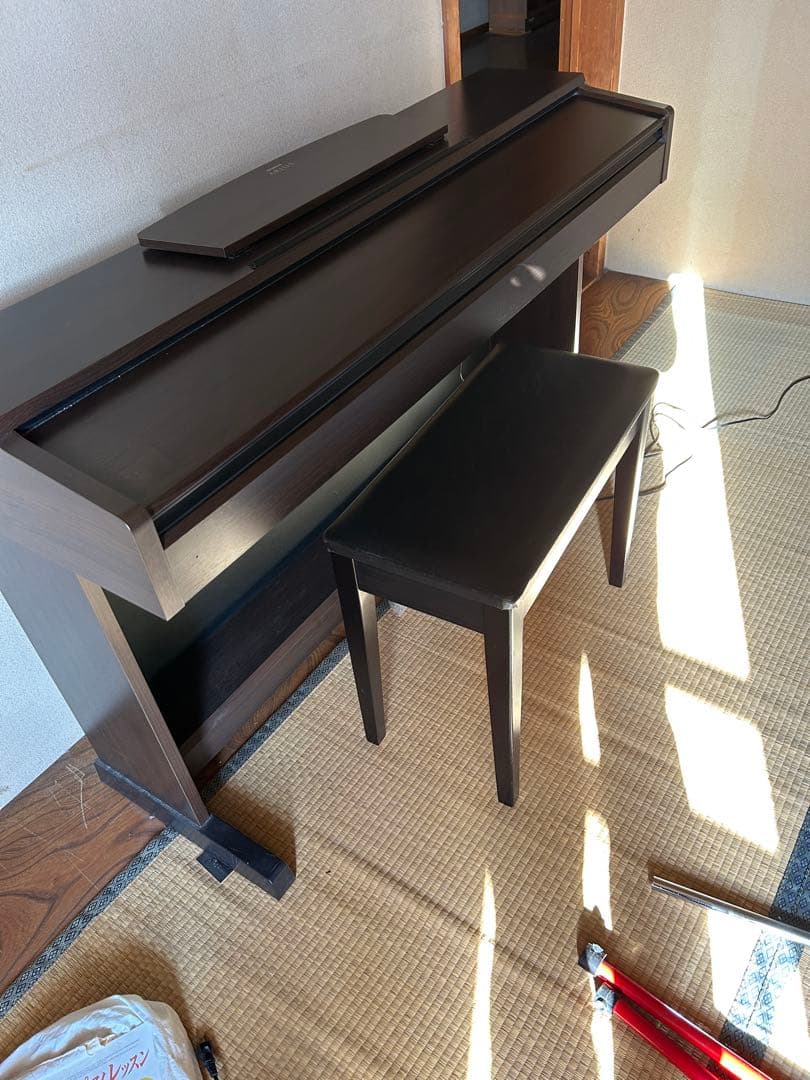 ダークブラウン 電子ピアノ 椅子付き - メルカリ