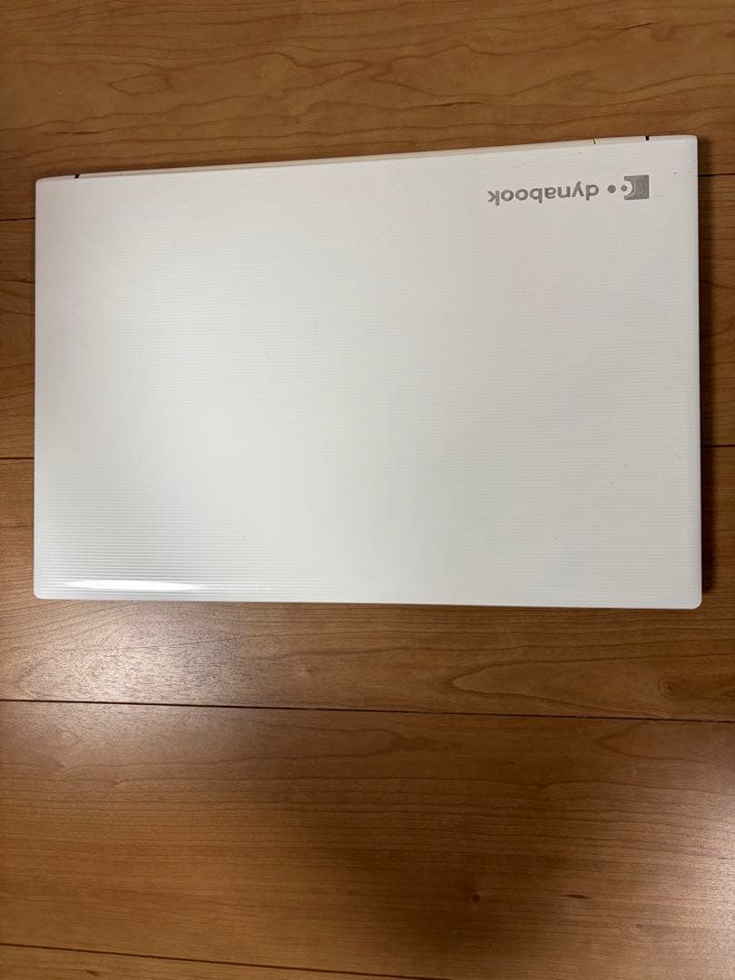 東芝　Toshiba dynabook T55/GWS ホワイト