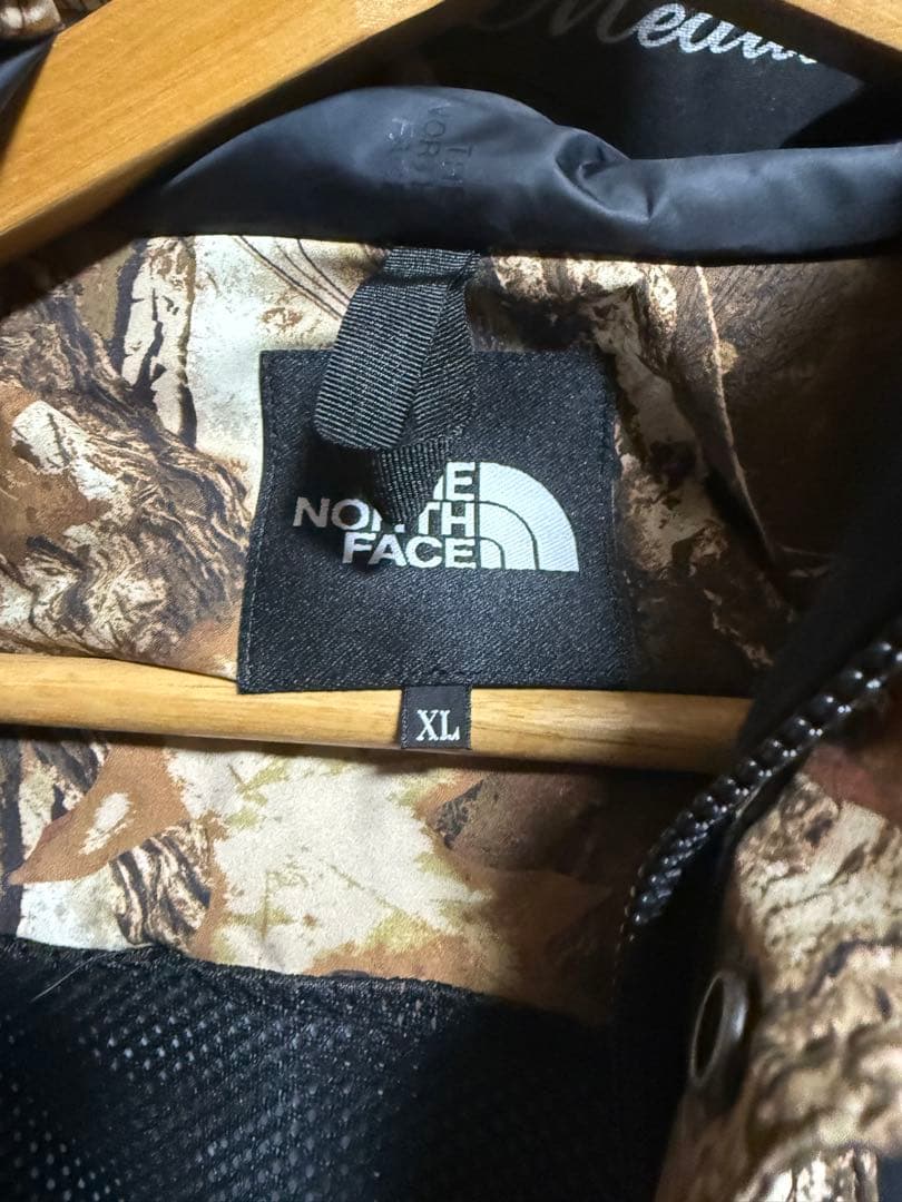 イ*ー様 ノースフェイス　ノベルティマウンテンライトジャケット　ツリーカモ