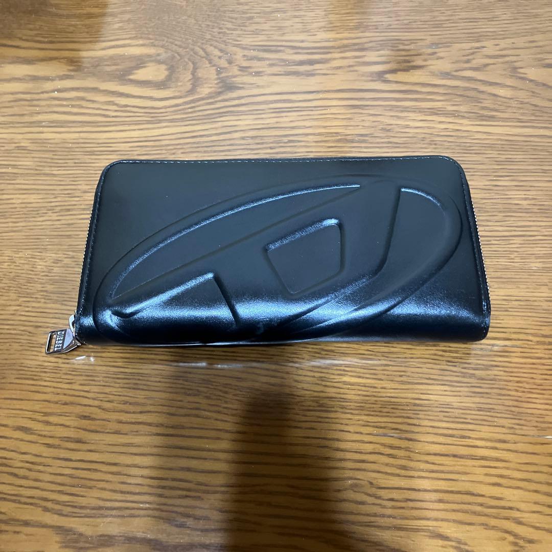 ディーゼル 長財布 メンズ　ロゴ有り　美品