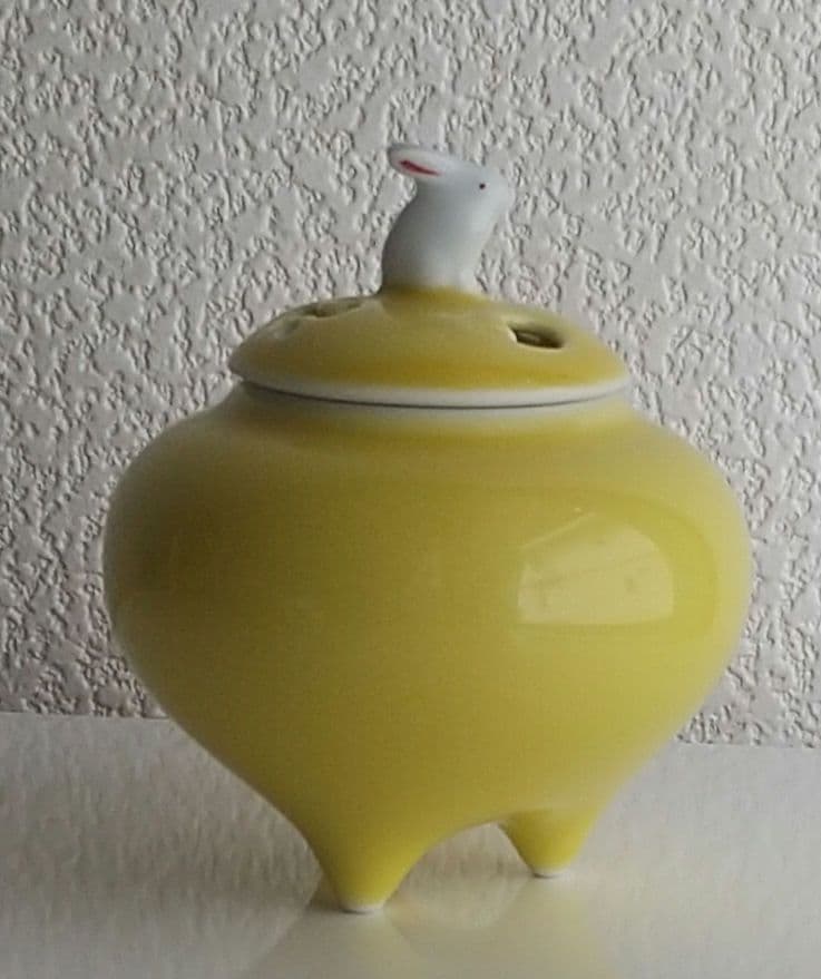 香炉　うさぎ　縁起物　黄色　金運