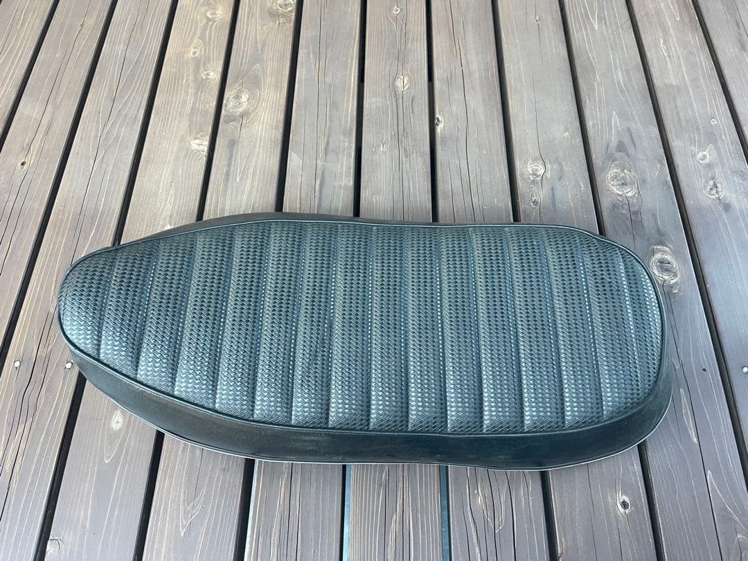 トライアンフ　T140 純正シート